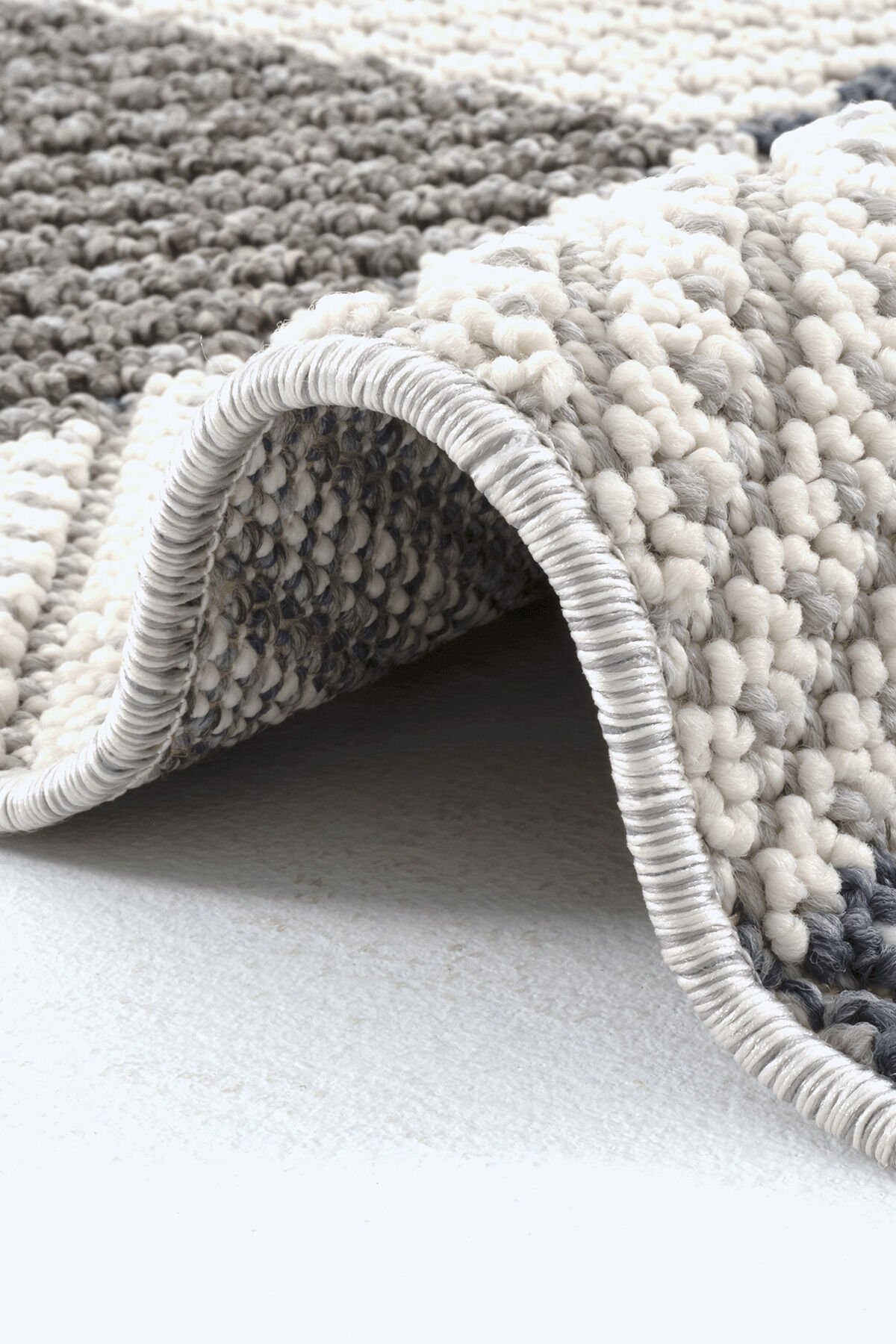 Dekorenti Bukle 1403 Gri – Modern Geometrik Desenli Tozumaz Halı