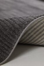 Velar 3604 Antrasit - Antrasit Tonlarında Sade ve Şık Halı Modeli - Görsel 4